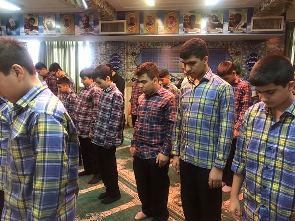 آغاز سال تحصیلی در مدرسه شهدای مدافع حرم با حضور مسئولان، جشن و کلاس توجیهی