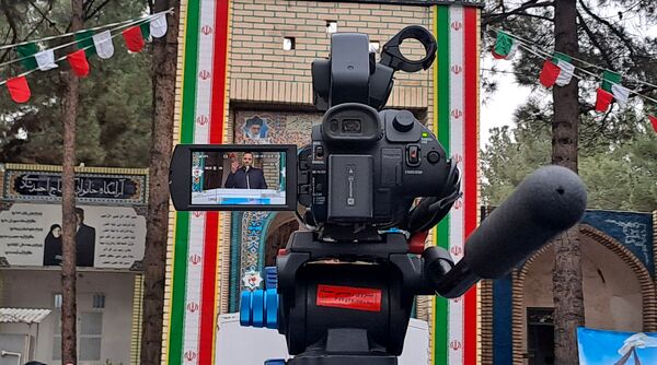  غبارروبی مزار شهدا در نیشابور 