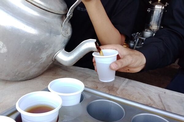 اینجا قطعه‌ای از بهشت است؛ برپایی ایستگاه‌های عاشقی در مسیر مشهد الرضا