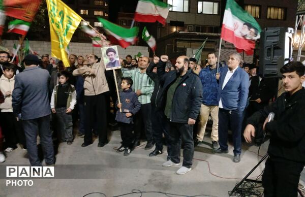 انزجار مردم آبرسانی فردیس از دشمن متخاصم در راهپیمایی‌های هرشب