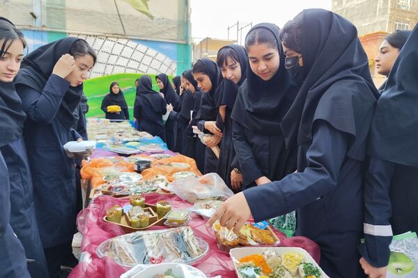 جشن هفته تربیت‌بدنی در دبیرستان فضیلت شاهد شهرستان ورامین