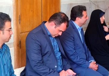 دیدار  مدیرکل آموزش و پرورش استان اصفهان با خانواده گرانقدر شهدای نجف آباد 