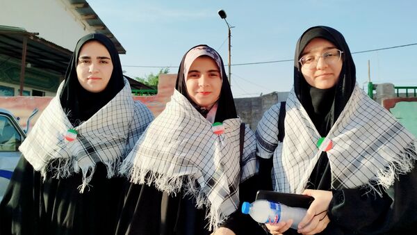 اعزام ۴۰ دانش‌آموز دختر لنده‌ای به مناطق عملیاتی جنوب کشور