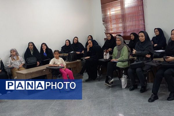 کارگاه آموزشی بازی هدفمند؛ ارتقای مهارت مربیان کودکستان‌های شهریار با ابزارهای نوین