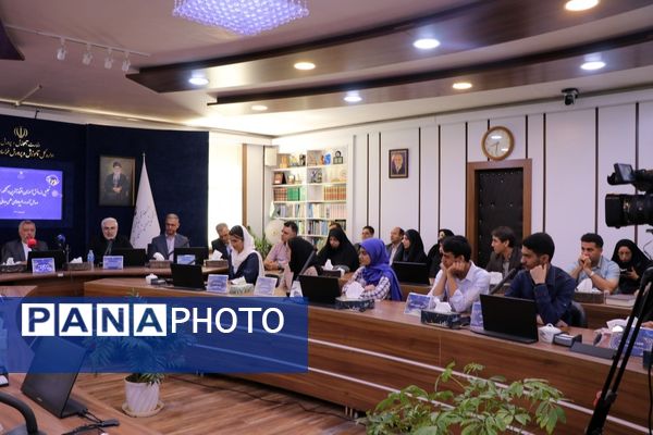 تجلیل از دانش آموزان افتخارآفرین خراسان رضوی در کنکور سراسری و مدال آور در المپیادهای علمی جهانی