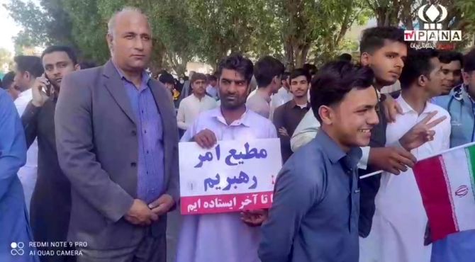 راهپیمایی مردم کنارک در اعتراض به اغتشاشات اخیر