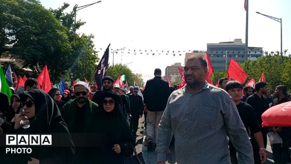 وداعِ بی‌قرار؛ پیوندِ میلیونیِ ایران در سوگِ امامِ شهید 
