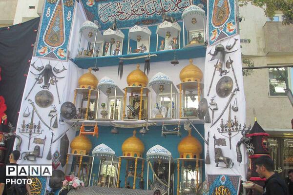 حضور میلیونی زائران در مشهد