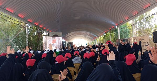 حضور پر شور مردم امام حسینی در پیاده روی اربعین