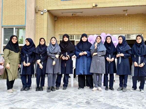 تجلیل از معلم و دختر ایرانی در بهار کرامت 