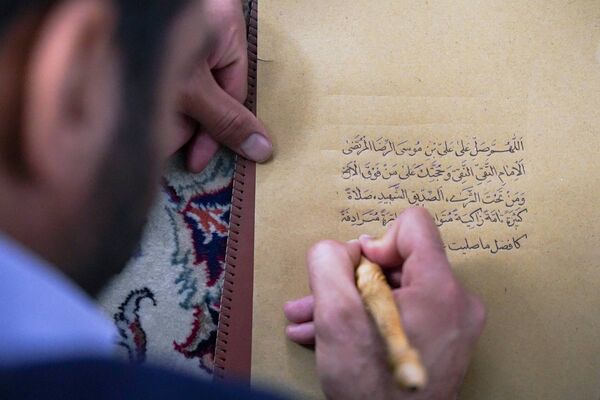 قرائت دعای‌ام داوود در حرم مطهر رضوی