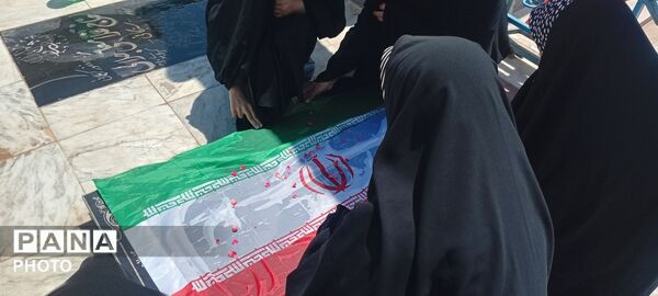 تجدید بیعت بانوان روستای سنگان با آرمان‌های شهدا
