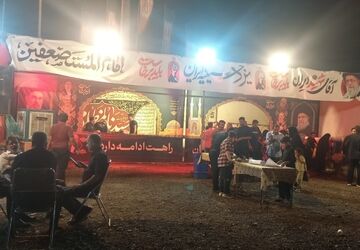  برپایی موکب پذیرایی سیدالشهدا(ع) در حاشیه جاده یزد _ تهران 