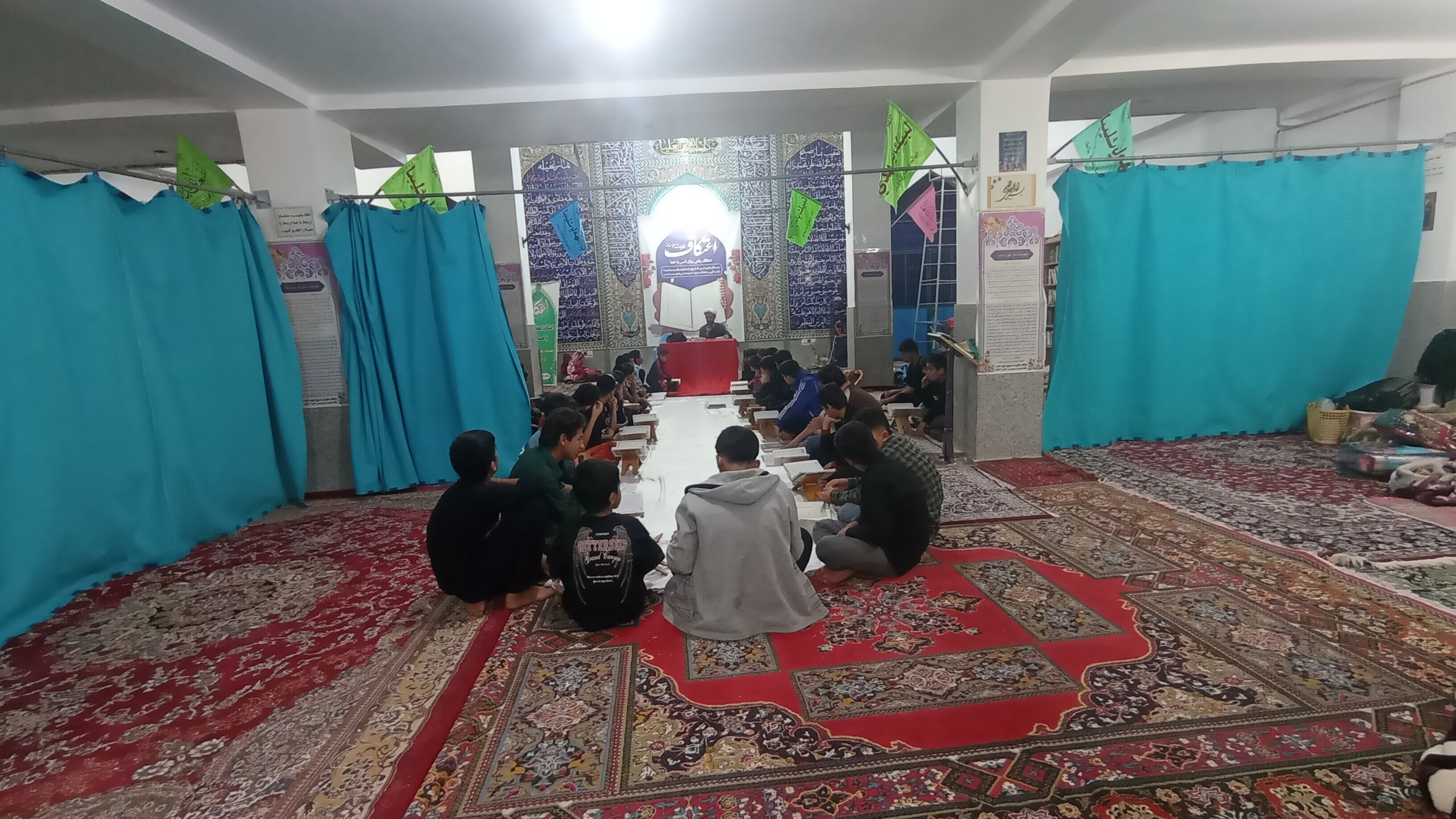 برگزاری مراسم معنوی اعتکاف در شهر پاتاوه 