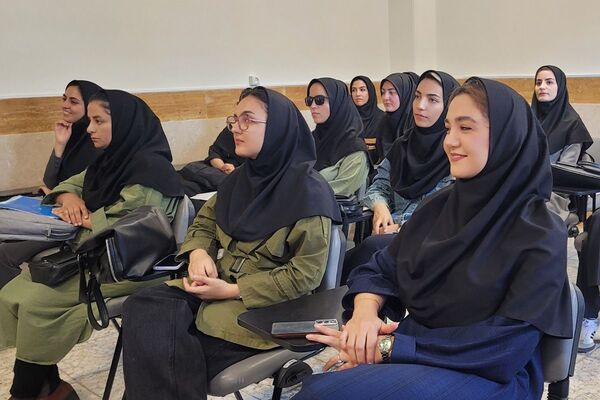 جلسه شورای معلمان دبیرستان نمونه دولتی ولایت