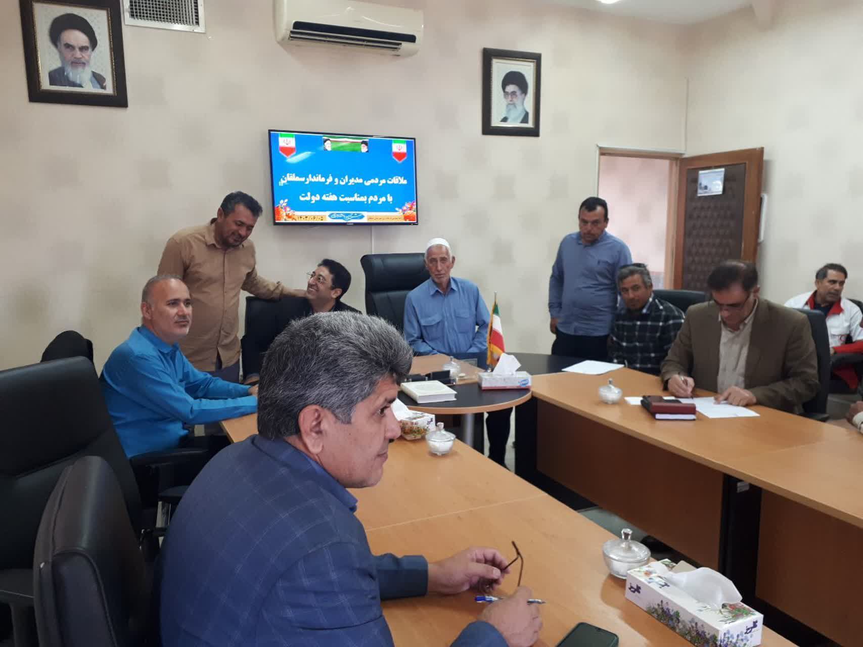 دیدار چهره به چهره فرماندار و مدیران شهرستان سملقان با مردم به‌مناسبت هفته دولت