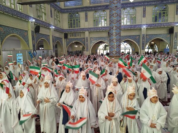 بزرگ‌ترین مراسم جشن تکلیف دانش‌آموزان پایه سوم ابتدایی شهرستان مراغه 