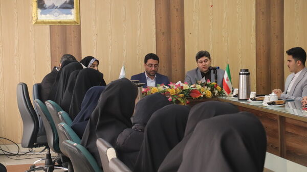 نشست دانش‌آموز خبرنگاران منتخب پانا با معاون پرورشی و فرهنگی استان آذربایجان شرقی