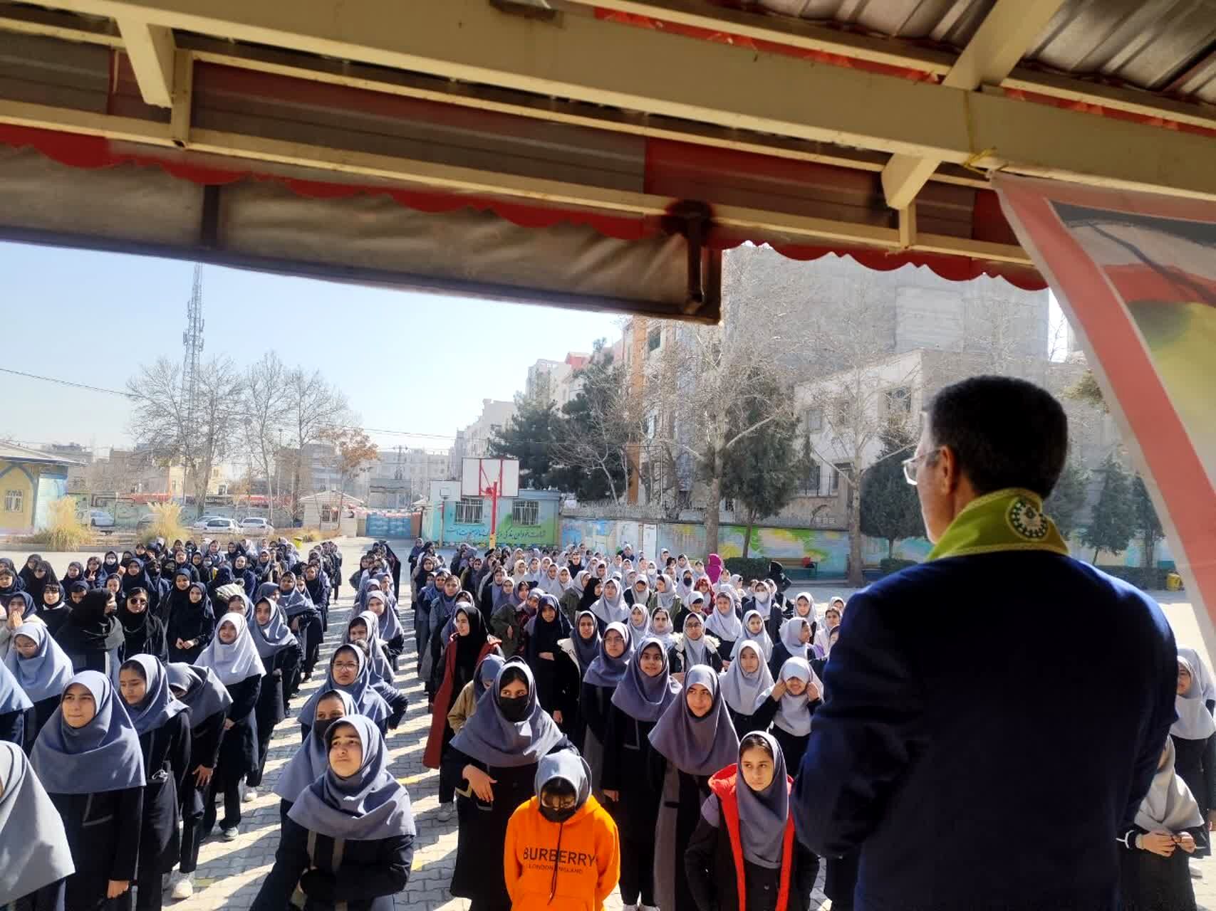 تمرین آمادگی پیشتازان دبیرستان شاهد شهید حمامی ناحیه ۶ مشهد