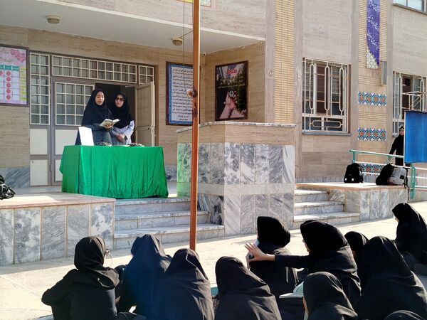 برگزاری مراسم عزاداری شهادت شهید سید حسن نصرالله در دبیرستان حضرت معصومه (س) شهرستان خلیل‌آباد