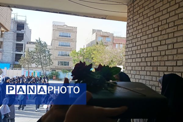  آغاز سال تحصیلی با همراهی حافظان نظم و امنیت در دبستان بعثت ۲