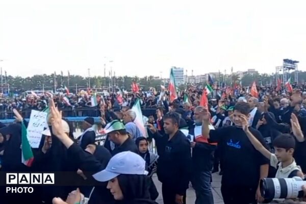بدرقه‌ای به وسعت یک ملت؛ اشک، شکوه و تجدید عهد در آیین وداع با رهبر شهید انقلاب اسلامی