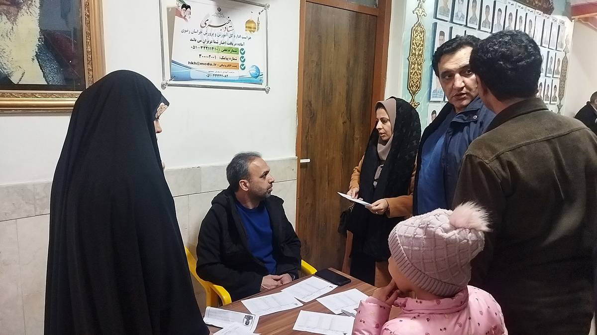 ارائه بیلان کار نوبت اول در دبیرستان شاهد ابوذر غفاری نیشابور 