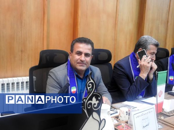 نشست هم‌اندیشی مسئولان سازمان دانش‌آموزی استان فارس روز اول