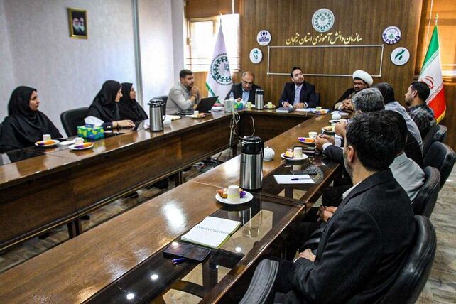نشست هماهنگی برگزاری جشن عاطفه‌ها با حضور مسئولان و کارشناسان فرهنگی در زنجان