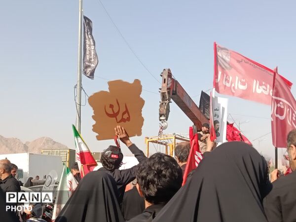تلاقی دریای سرخ و سیاه مردم در حماسه وداع با قائد امت