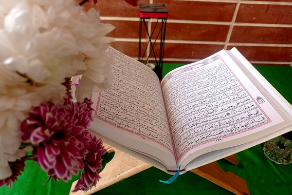 دبیرستان شادروان اخترصدوقی در سوگ مادر دو عالم