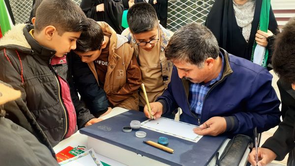 میز خوشنویسی در خلیل آباد