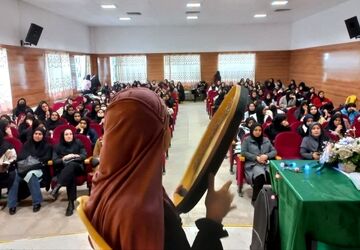 جشن میلاد منجی؛ تجلی نور امید