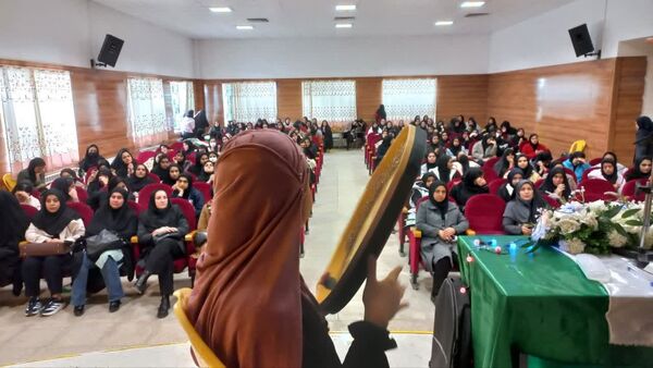 جشن میلاد منجی؛ تجلی نور امید