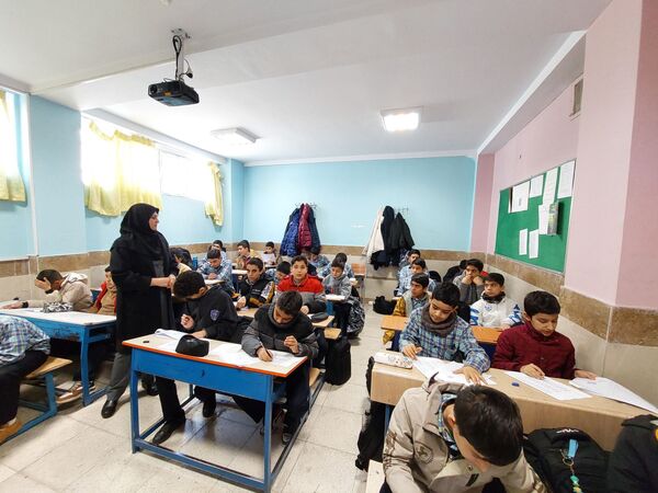 برگزاری آزمون سنجش دستاوردهای یادگیری در مدارس متوسط اول ملارد 