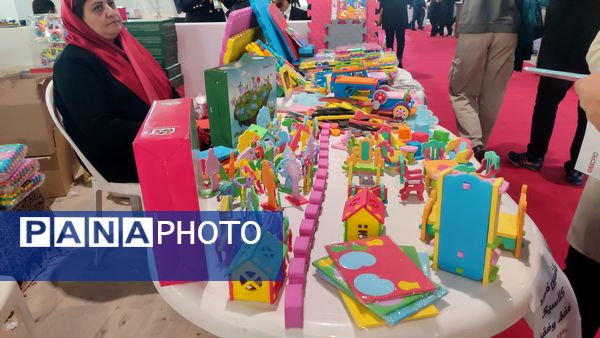 غرفه آموزش و پرورش ناحیه یک در نمایشگاه پژوهش و فناوری مشهد 