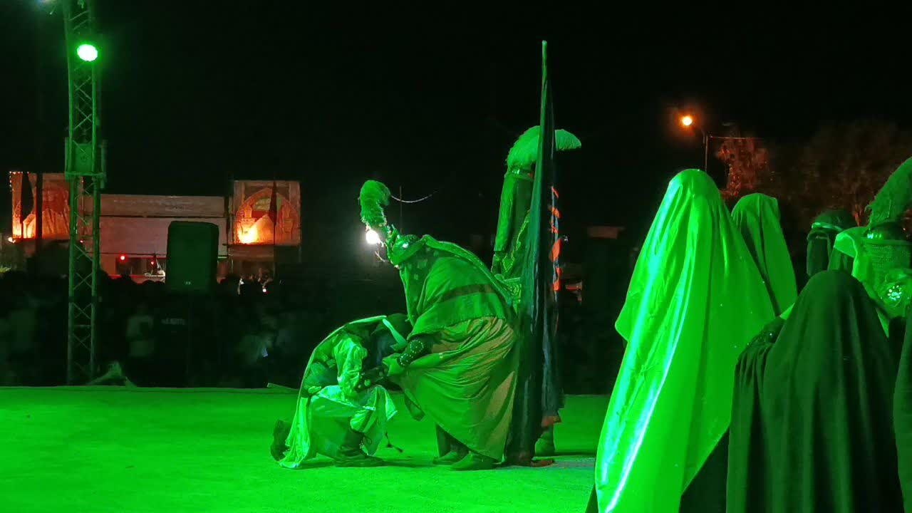 آیین عزاداری هشتمین شب محرم با حضور امام جمعه و عاشقان اهل‌بیت(ع) در گچساران