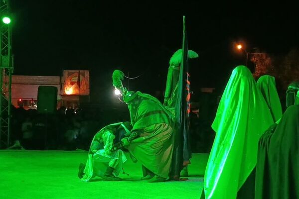 آیین عزاداری هشتمین شب محرم با حضور امام جمعه و عاشقان اهل‌بیت(ع) در گچساران