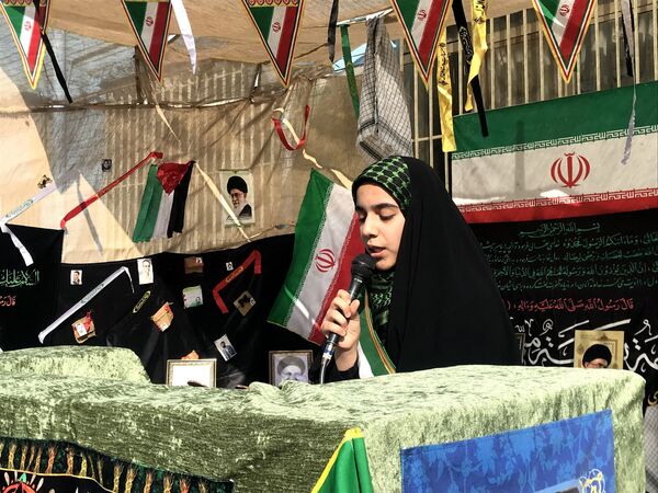 دبیرستان متوسطه اول دخترانه انقلاب میزبان شهید گمنام شد 