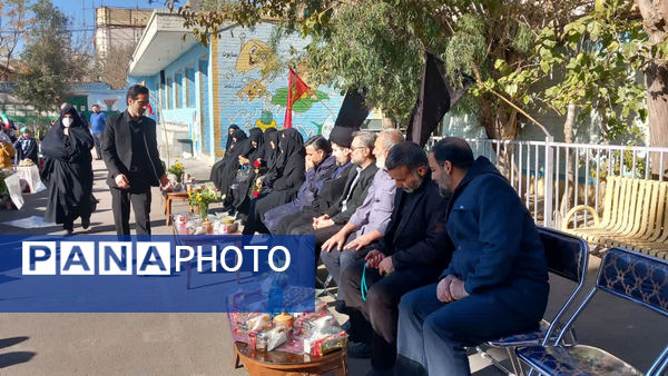 انس و ارادت دانش‌آموزان مدارس ناحیه یک قم به شهید گمنام