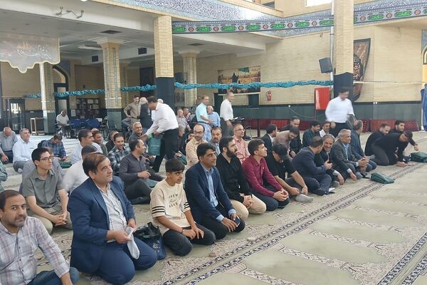 حضور پرشور فرهنگیان و برپایی غرفه های ستاد امر به معروف و نهی از منکر آموزش و پرورش در نمازجمعه 