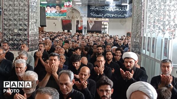 اقامه نماز ظهر عاشورا در کاشمر