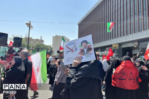 حضور میلیونی آحاد مردم ایران در مراسم تشییع رهبر شهید