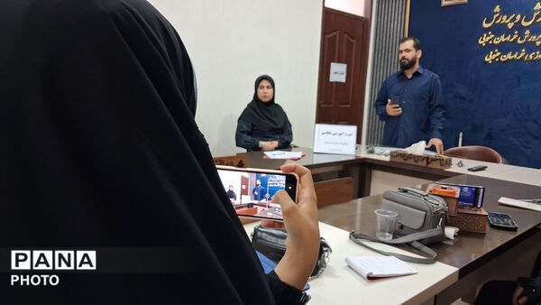 دوره آموزشی عکاسی در سازمان دانش آموزی