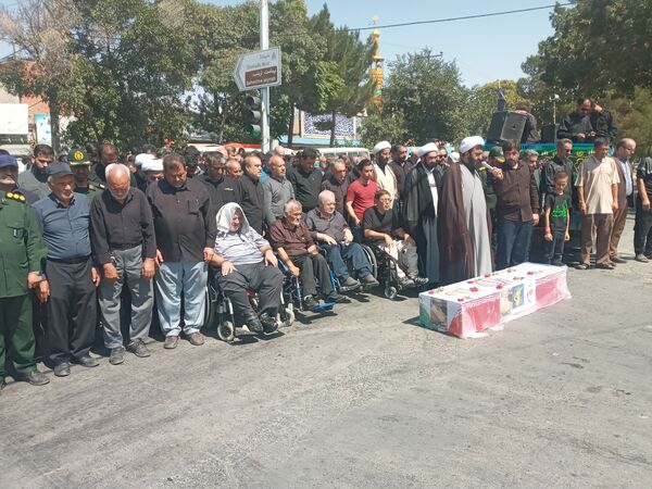 تشییع پیکر پرافتخار شهید علی اکبر صانعی جانباز ۷۰ درصد جنگ تحمیلی