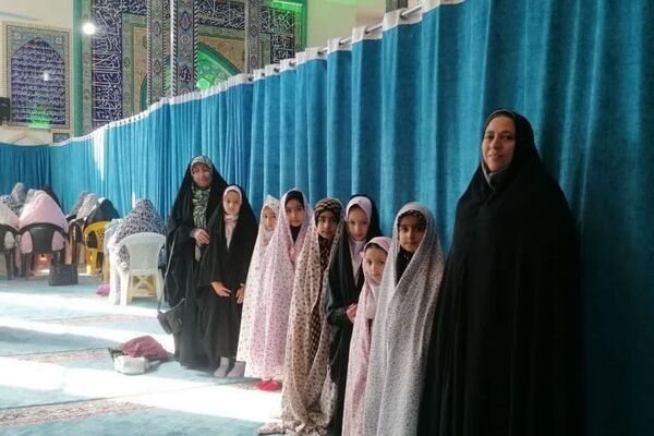 نماز جمعه فیروزکوه میزبان میزهای خدمت و ایستگاه سلامت