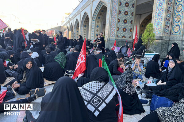 مشهد در سوگ؛ بدرقه باشکوه رهبر شهید انقلاب در جوار بارگاه رضوی