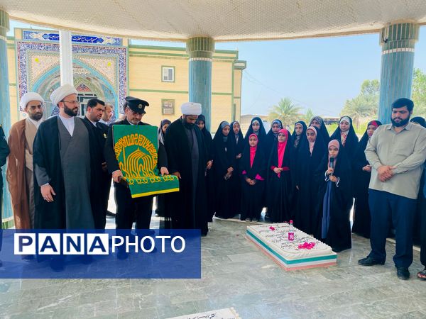 دل‌‌‌های مردمان بندرخمیر در دهه کرامت به حرم رضوی پر کشید