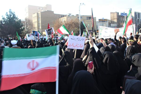 جلوه‌های حضور نوجوانان در راهپیمایی 22 دی مردم قم