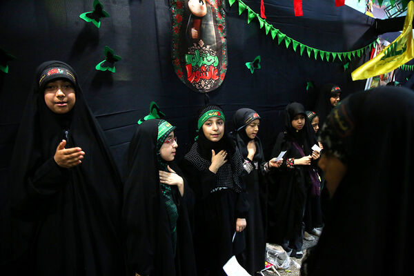 عزاداری کودکان هیات «زیر گنبد طلا» برای دختر سه ساله امام حسین(ع)